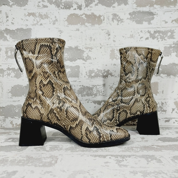 NEW Open Edit Giah Tan Black Snakeskin Block Heel Ankle Bootie A952 - Picture 3 of 11